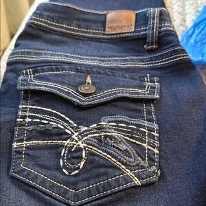 Wallflower Women's Deep Indigo Jeans